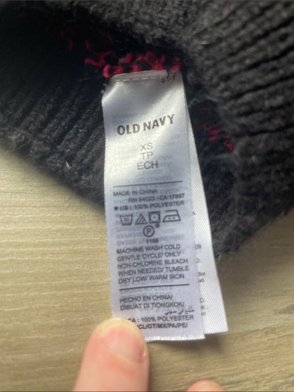 🩵 5 for $25 🩵 Old Navy Red & Black Buffalo Plaid Fuzzy Dog Sweater - Picture 3 of 3